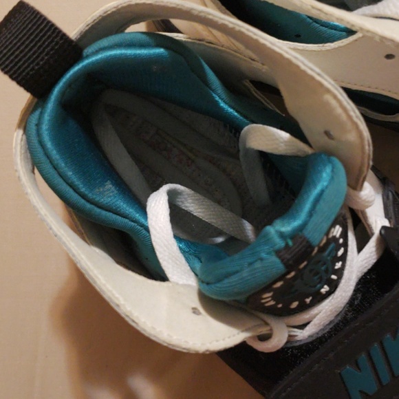 Nike - Picture 5 of 8